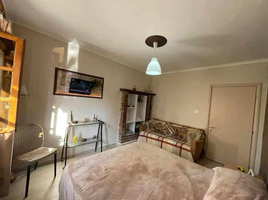 Central Cozy Apartment Old Train Station Tirana 0*,