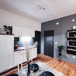 https://apartments-pekica.in-istria.net