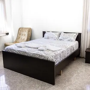 https://city-center-private-room-near-scanderbeg-square.hotels-in-tirana.com